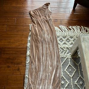 NWOT, Baltic Born Tatiana Velvet Champagne Shoulder Dress
